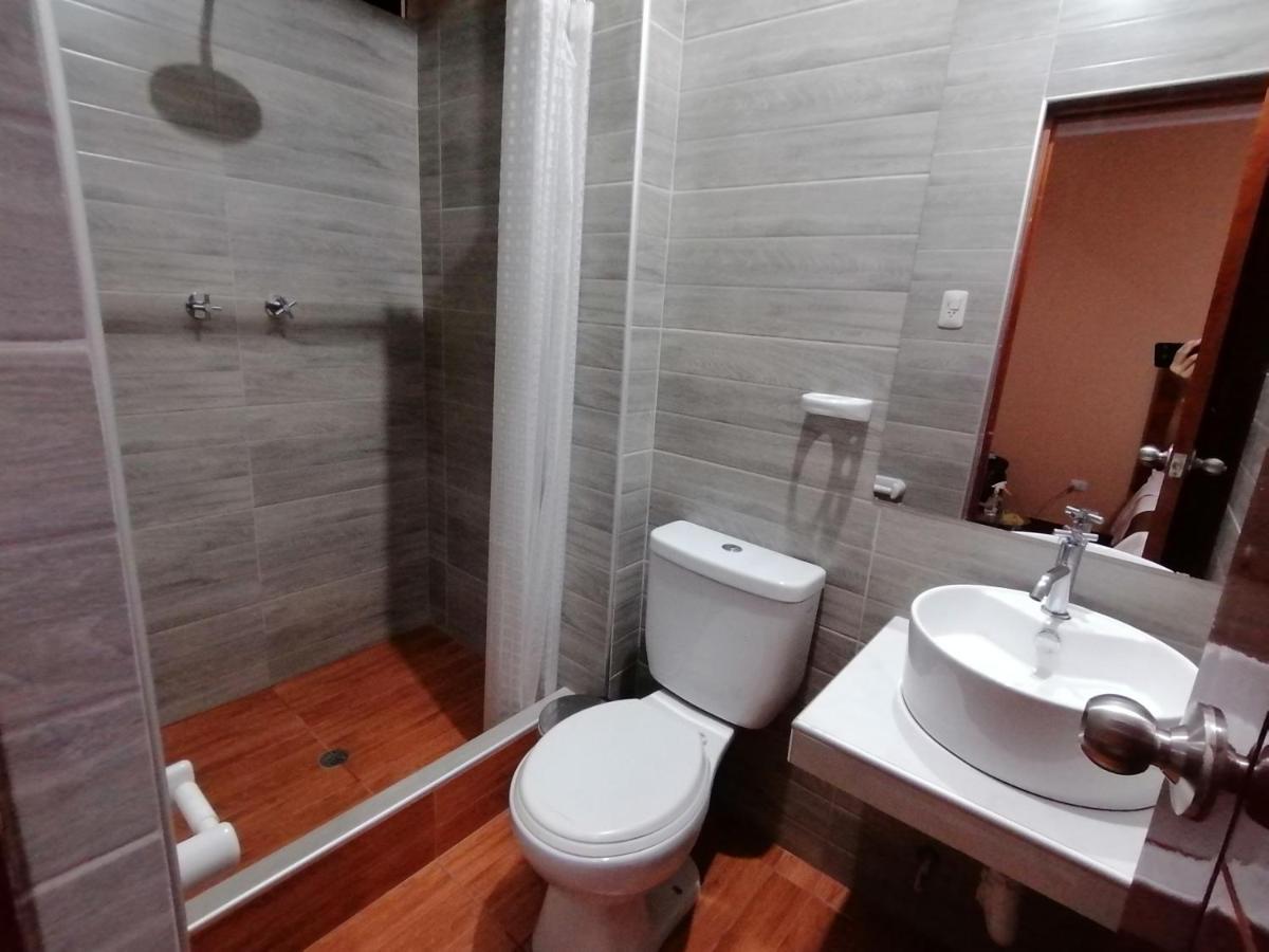 Victtorios Hotel Satipo Extérieur photo