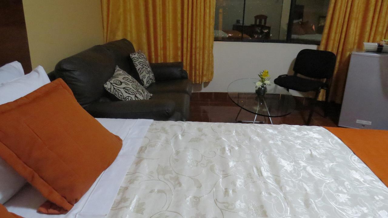 Victtorios Hotel Satipo Extérieur photo