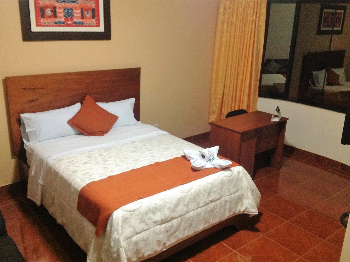 Victtorios Hotel Satipo Extérieur photo