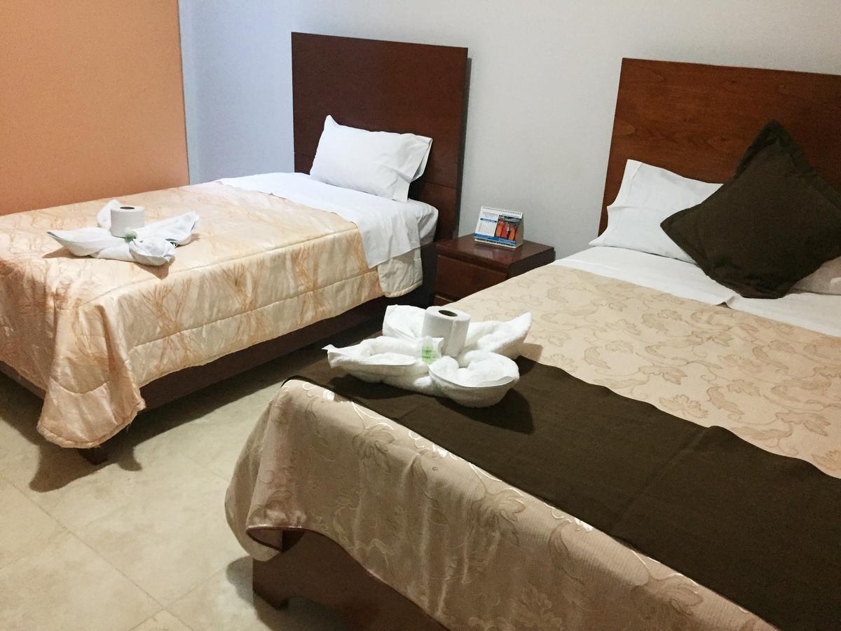 Victtorios Hotel Satipo Extérieur photo